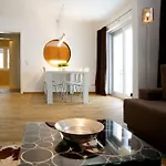 شقة أرنشتاينر *