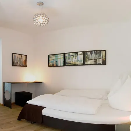 Arnsteiner * Τσελ αμ Ζέε